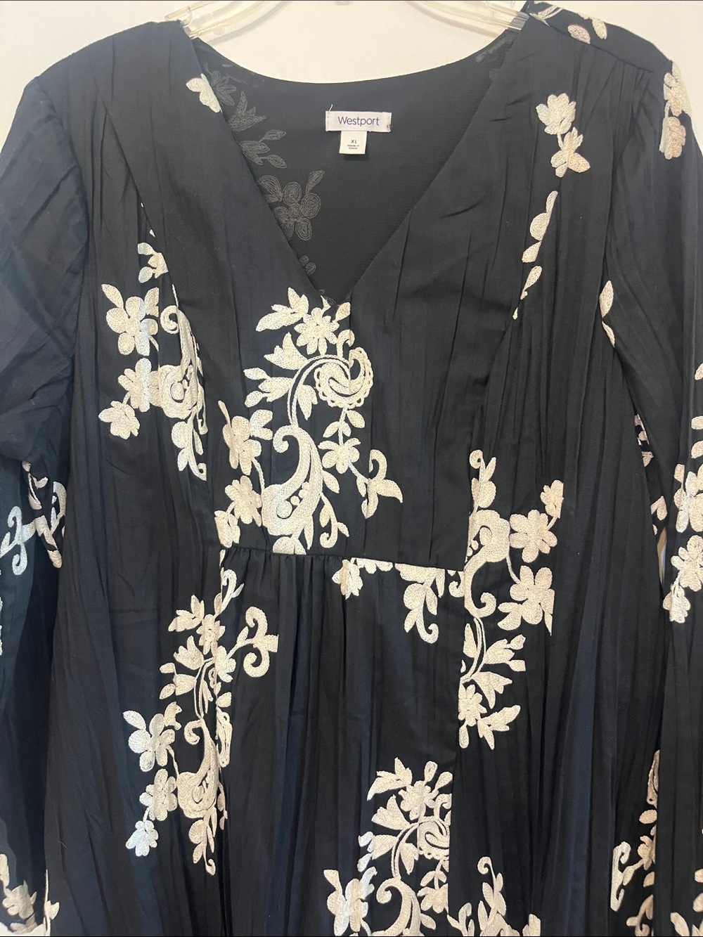 Westport Black Long-Sleeve Boho Dress with White Floral Appliqué Size XL